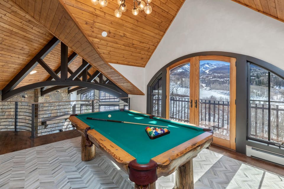 Vista Haus at Country Club - Private golf and ski retreat! Villa in Telluride