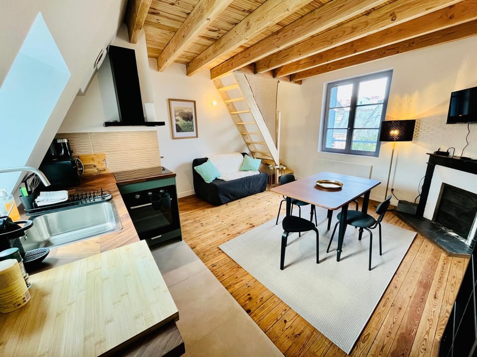 TV and multimedia, Kitchen or kitchenette, Living room, Dining area