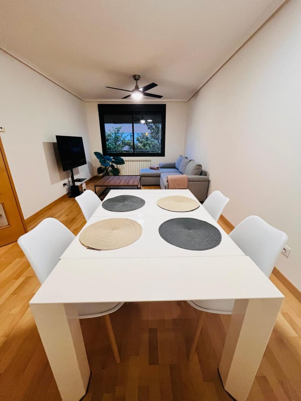 Communal lounge/ TV room