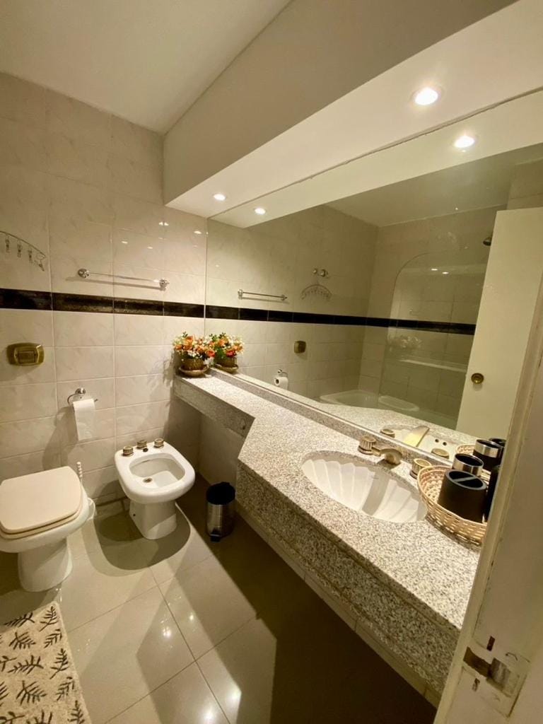 Shower, Bathroom, Bath, bidet, towels