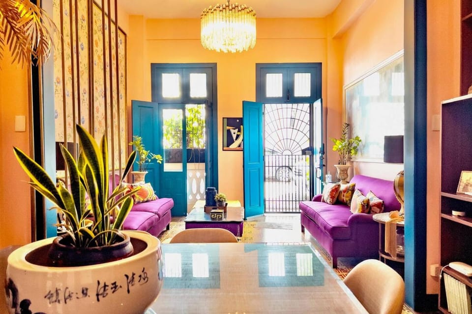 Living room, Seating area