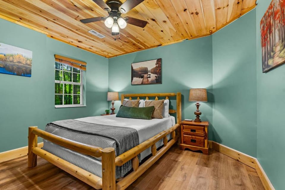 Bed, Photo of the whole room, Bedroom