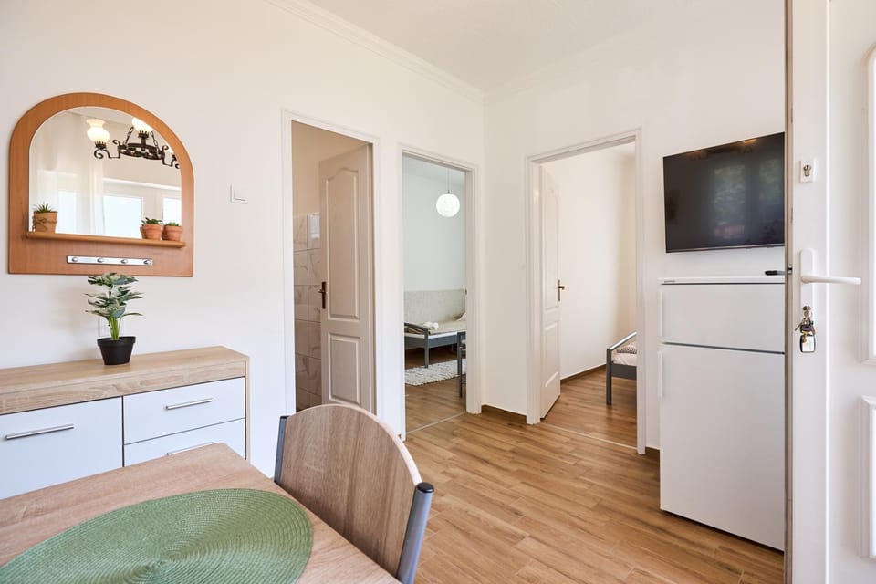 TV and multimedia, Dining area