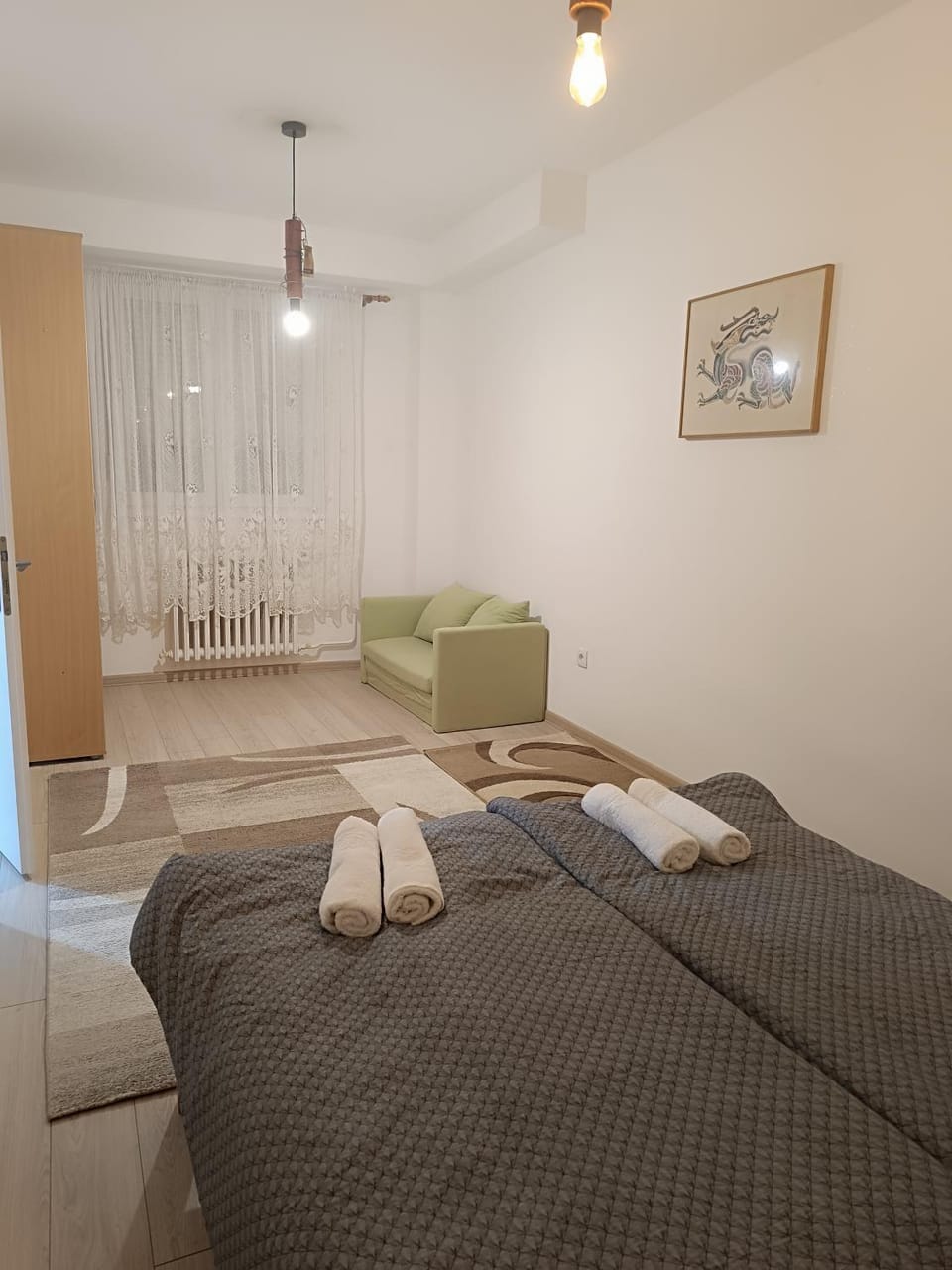 Bed, Bedroom, towels