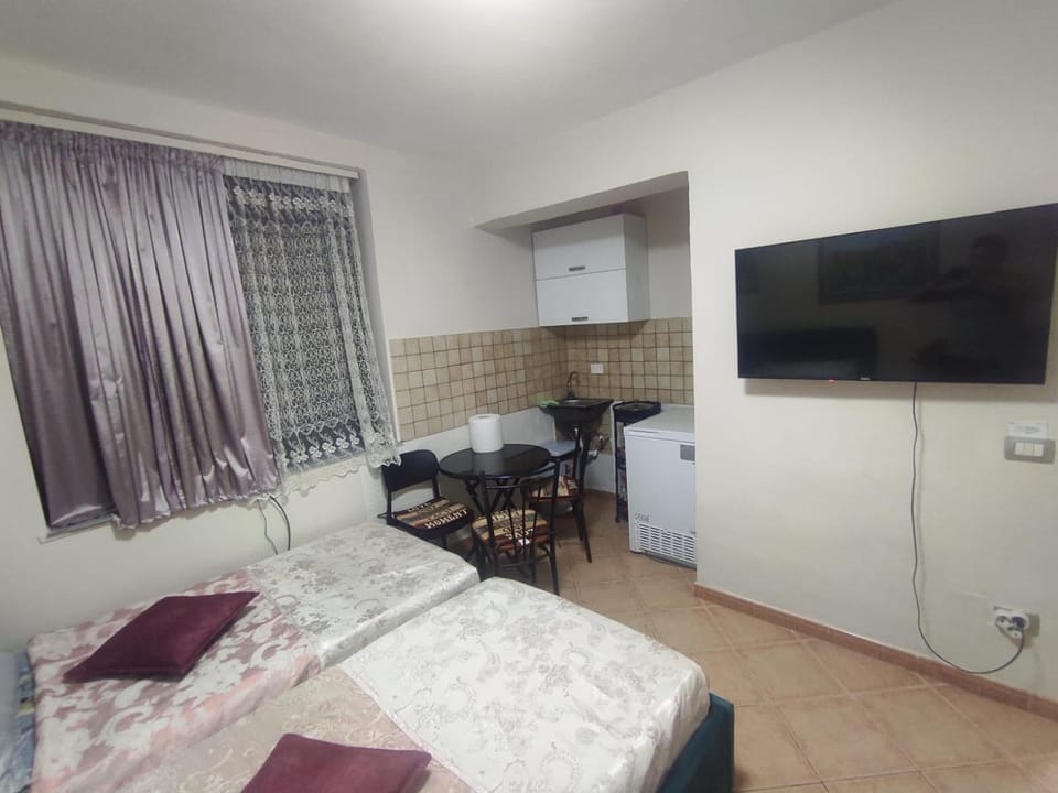 Ground-Floor Studio Apartment Near Center Apartment in Tirana