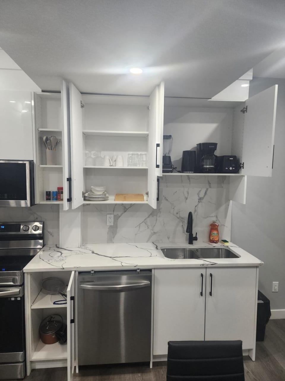 Kitchen or kitchenette