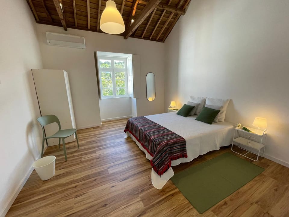Bed, Photo of the whole room, Bedroom, air conditioner
