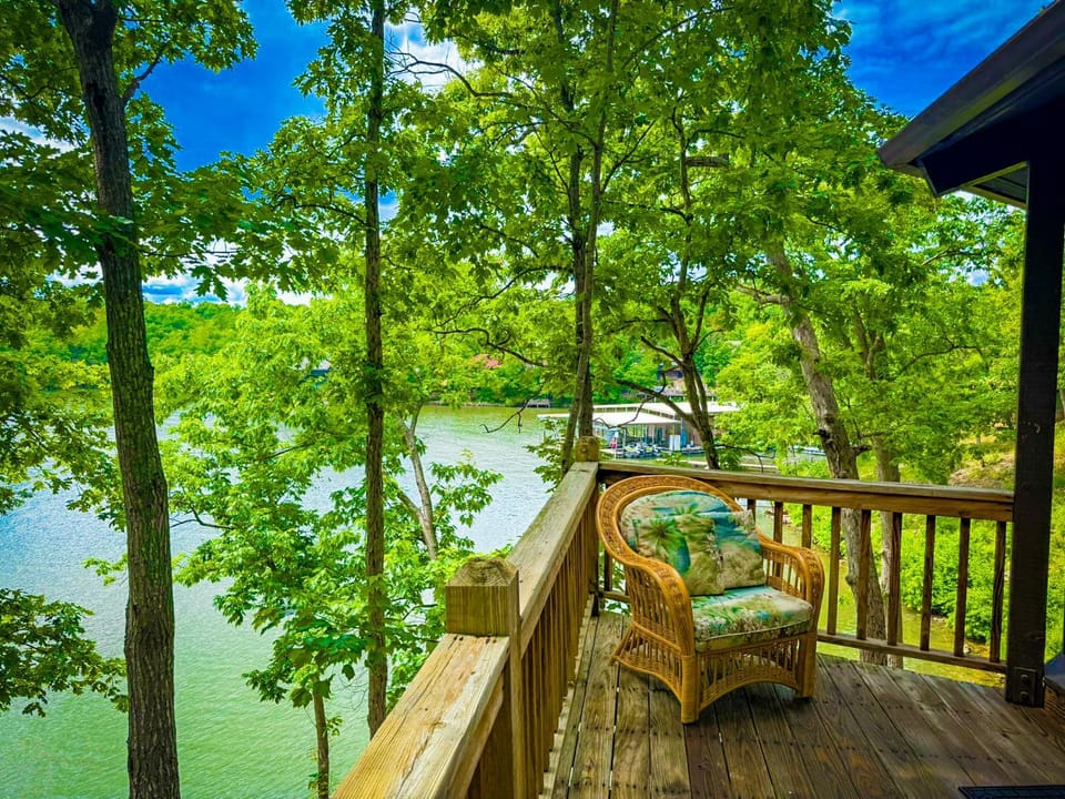 Treetop Village-2Bed3BathPoolsDocks6-8PP House in Village Four Seasons