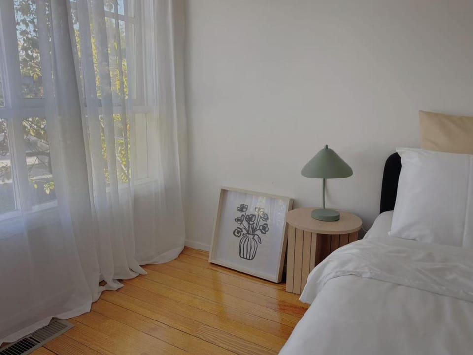 Bright & Breezy Stay by the sea Villa in Melbourne