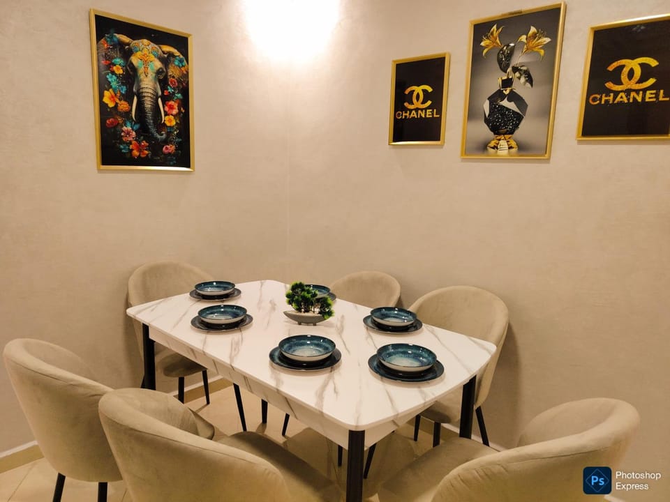 Living room, Seating area, Dining area