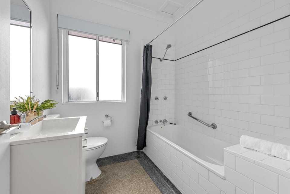 Stylish City Centre Studio - Short walk to Hosp Apartment in Brisbane City