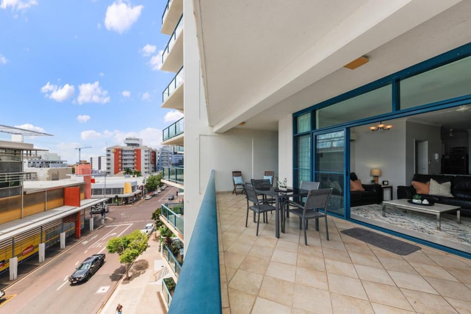 Ideal CBD Location with Harbour Views Pool Gym & BBQ Apartment in Darwin