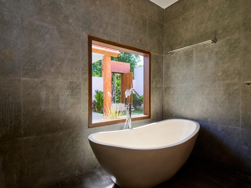 Bathroom, Bath