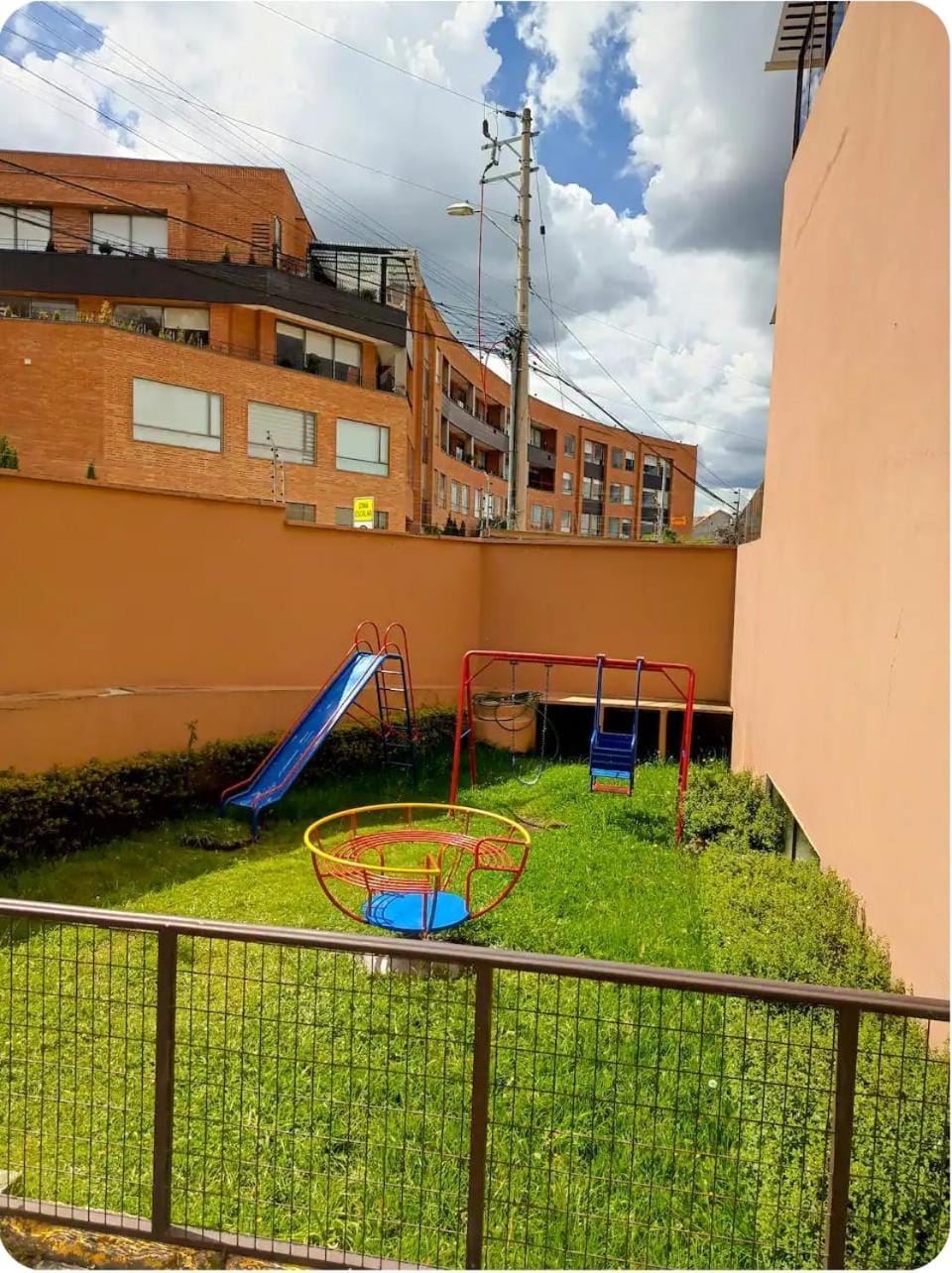 Departamento con Jacuzzi y Patio Apartment in Cuenca