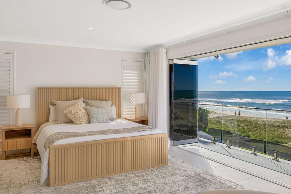 Bed, View (from property/room), Beach, Bedroom, Sea view