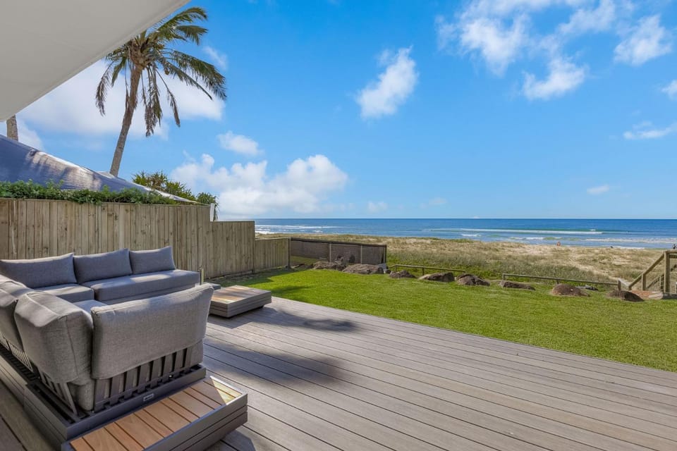 Patio, View (from property/room), Balcony/Terrace, Seating area, Beach, Sea view