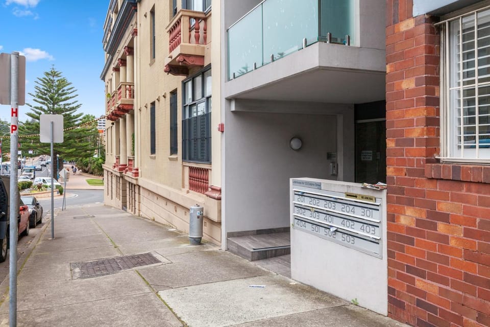 Bright Studio with Balcony near Coogee Beach Apartment in Sydney