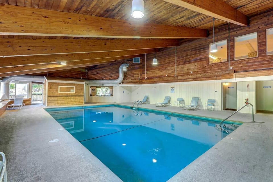 Hot Tub, Sauna, Swimming pool