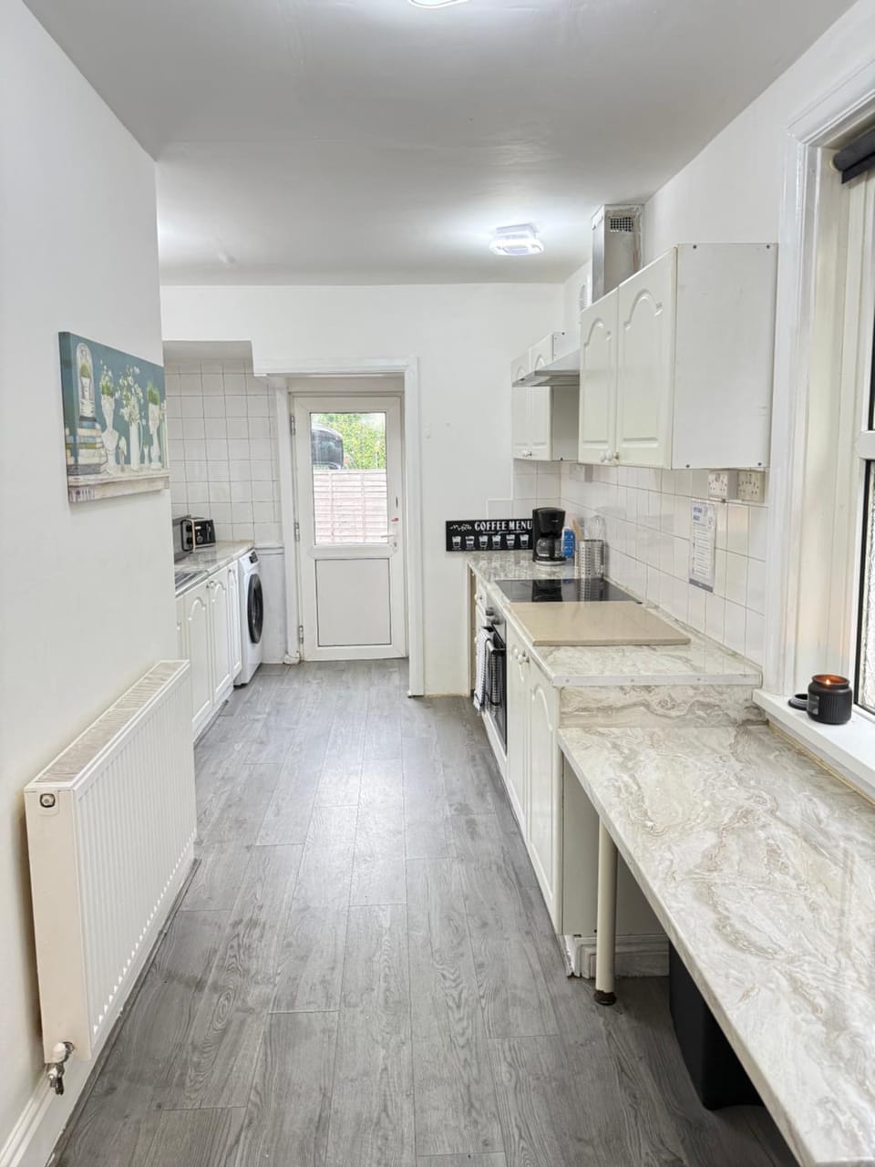 Cardiff Central Spacious 4 Bedroom - 2 Bathrooms - Free Parking House in Cardiff