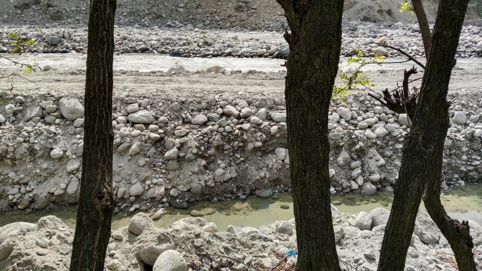 Quaint stays - By the river beas Villa in Himachal Pradesh