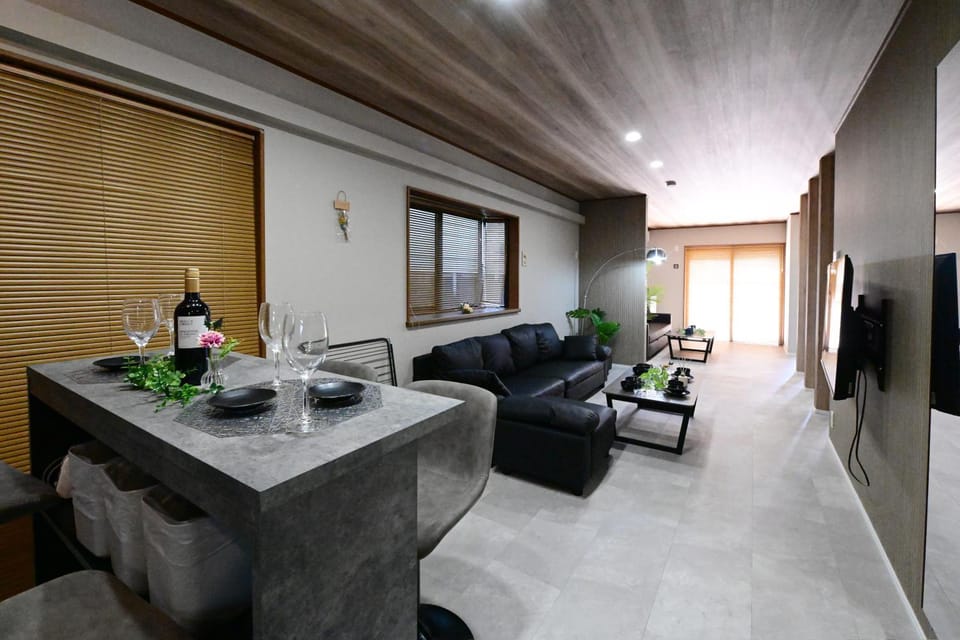 Living room, Dining area