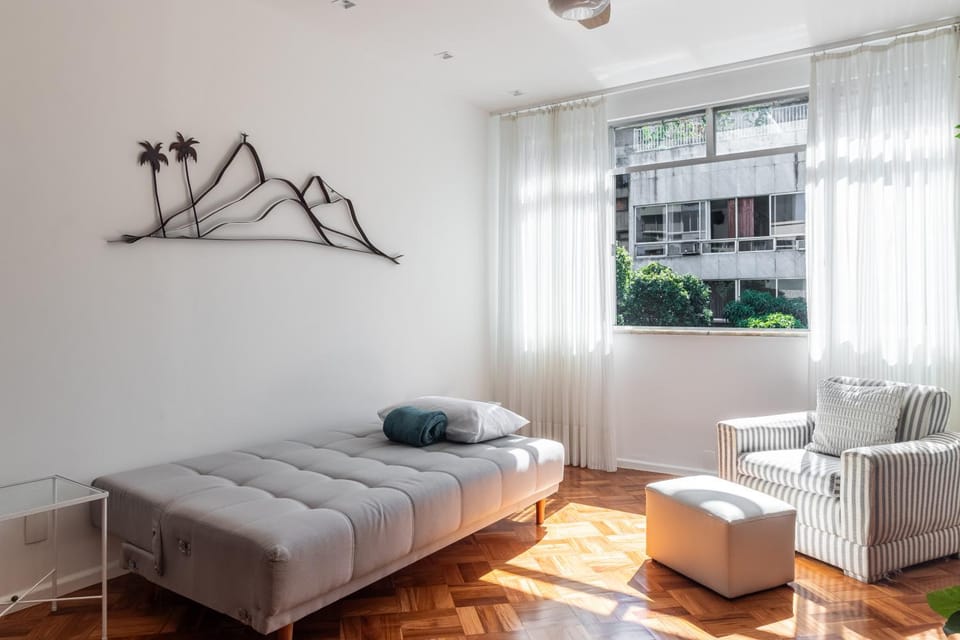 Bed, Living room, Seating area