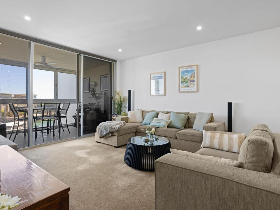 Where The Bay Meets The Marina - Family Holiday - Safety Beach Apartment in Dromana