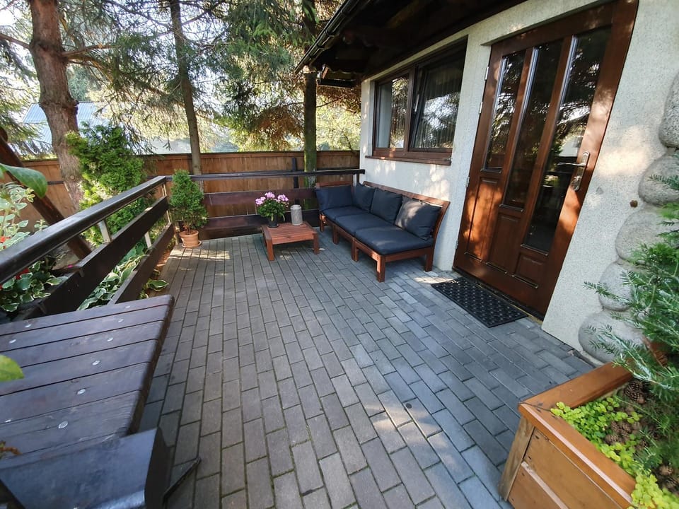 Patio, Facade/entrance, Balcony/Terrace