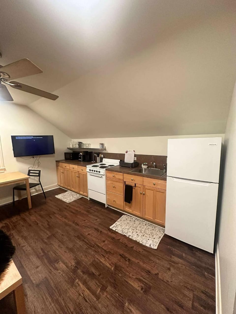 Kitchen or kitchenette, oven, stove