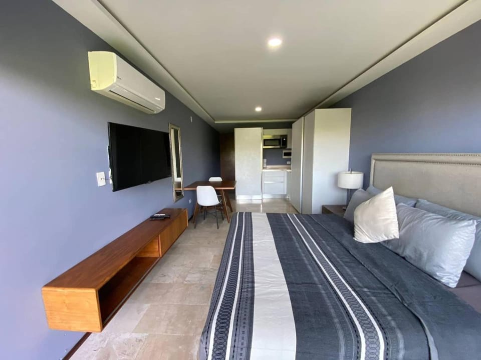 Best Location studio steps to the beach Apartment in Playa del Carmen