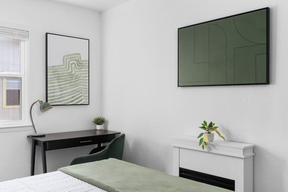 Stylish 2BR Oasis with Private Patio - Sleeps 8 Apartment in Austin