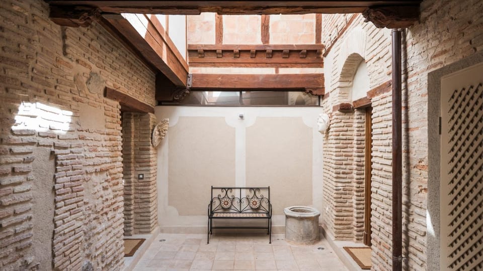 Property building, Facade/entrance, Lobby or reception, Inner courtyard view