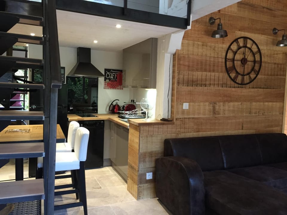 Kitchen or kitchenette, Living room, Dining area
