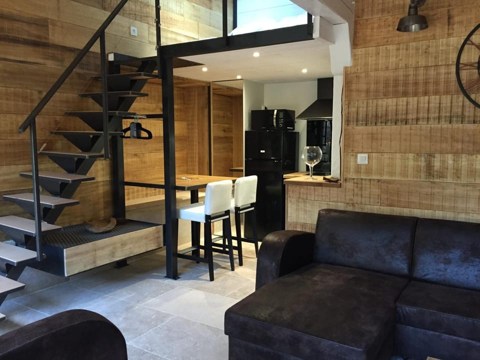 Living room, Dining area