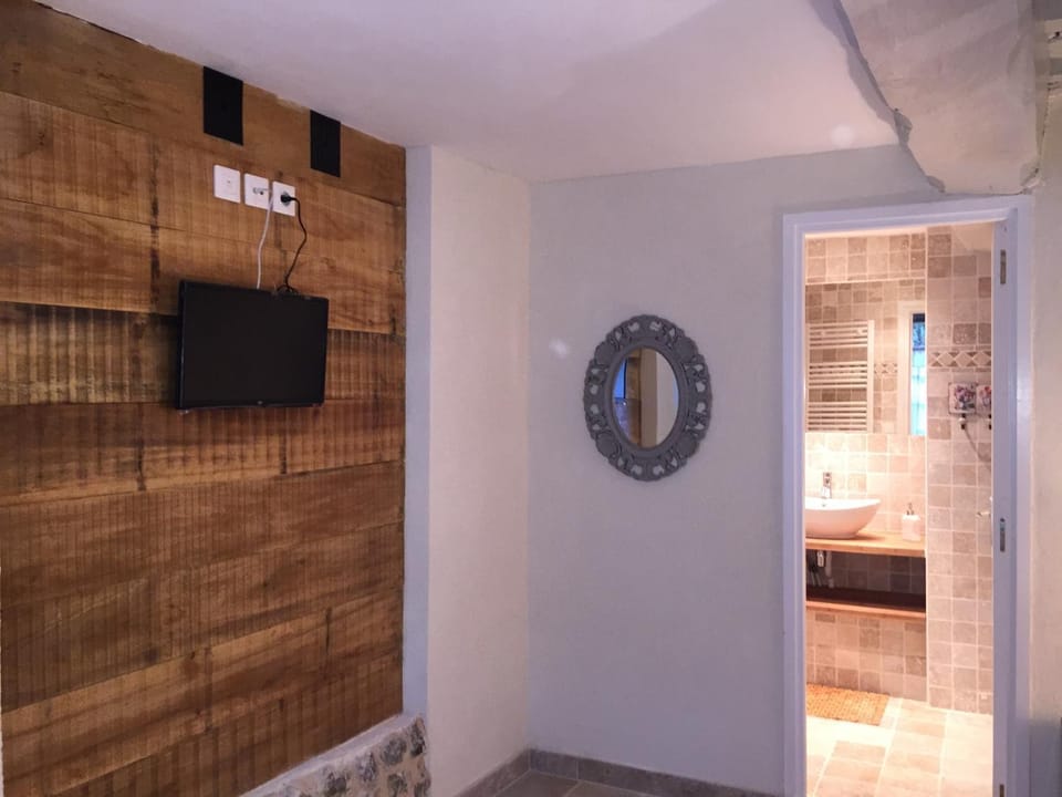 Bathroom, Bedroom
