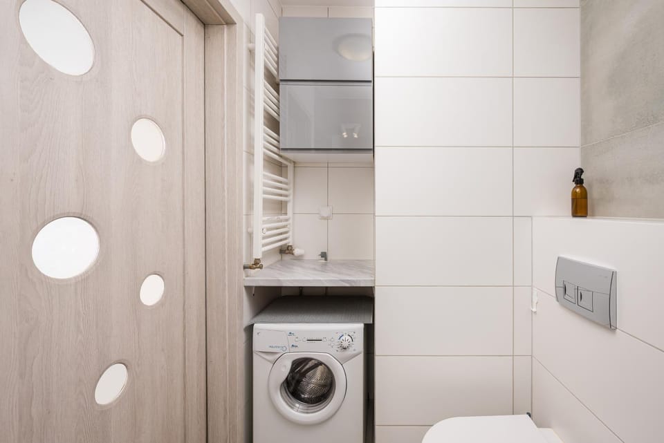 Bathroom, washing machine