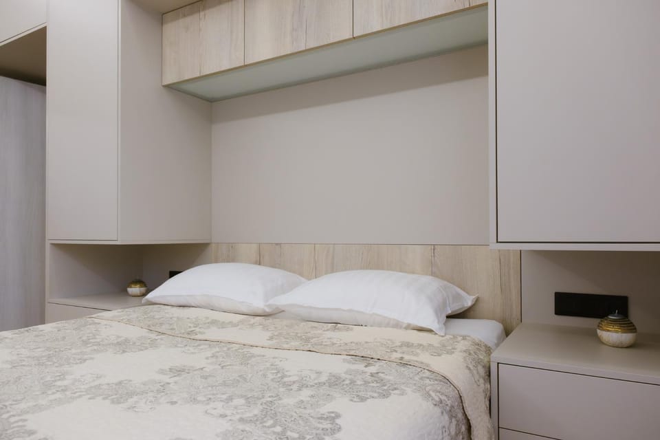 Bed, Bedroom, wardrobe
