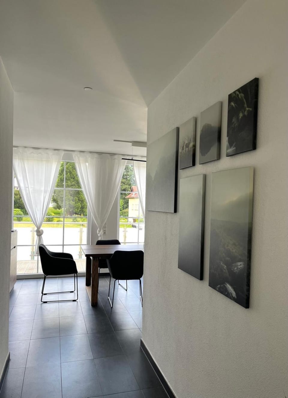 Seating area, Dining area