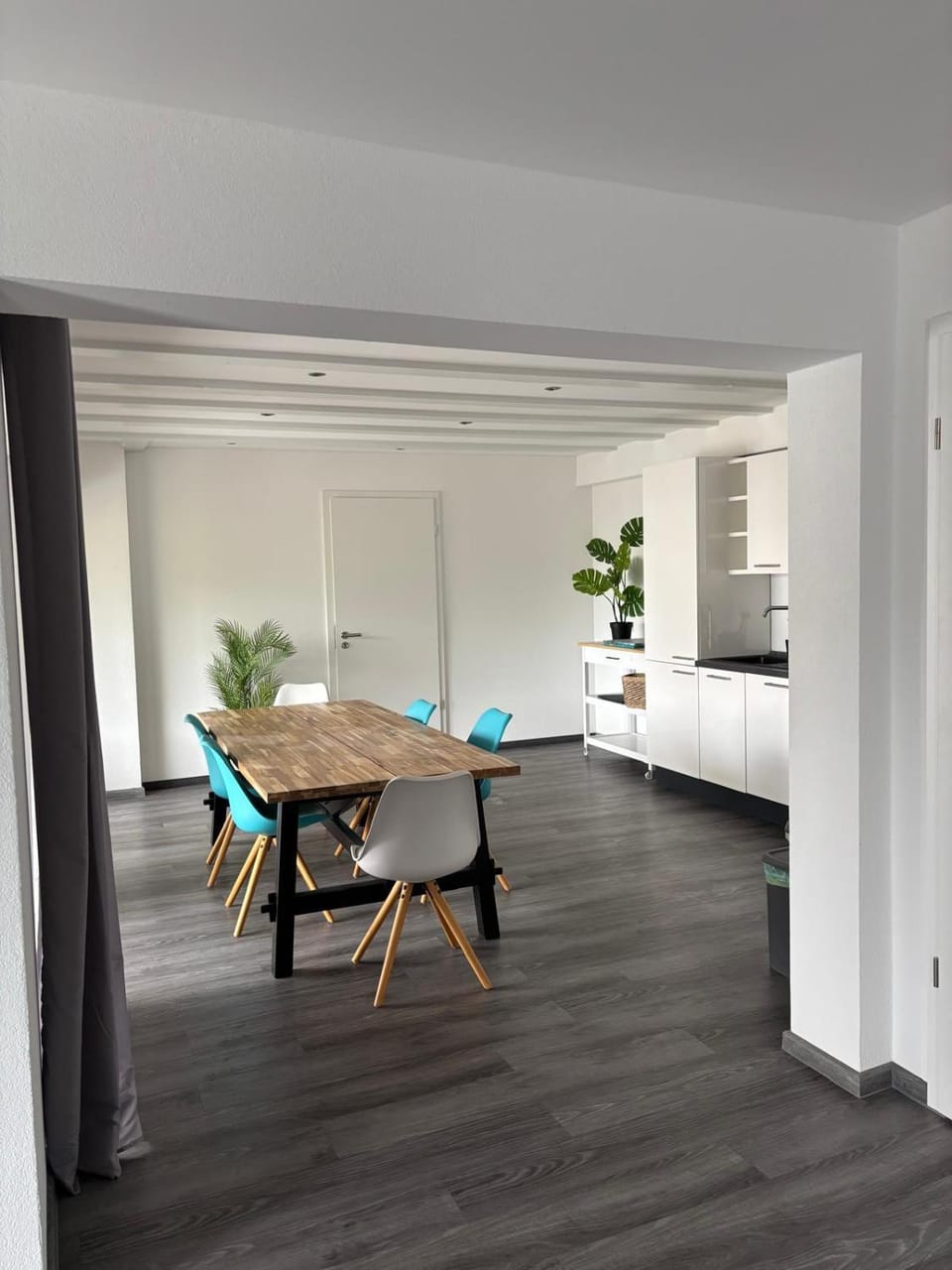 Dining area, kitchen