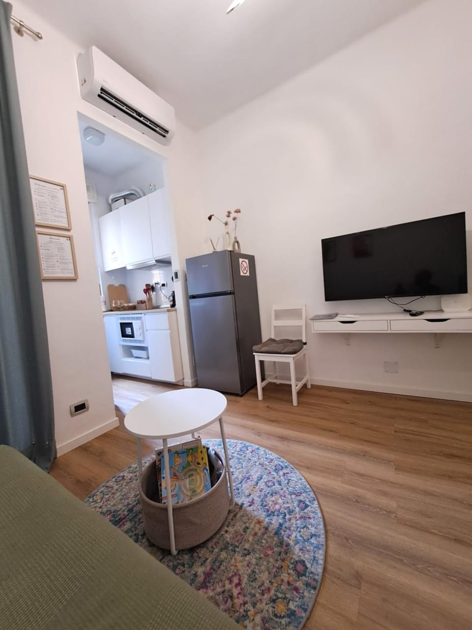 Communal lounge/ TV room, TV and multimedia, Kitchen or kitchenette, Living room, Seating area