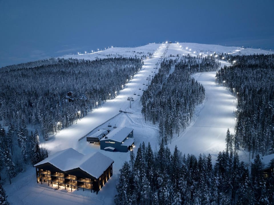 Property building, Neighbourhood, Natural landscape, Bird's eye view, Winter, Skiing, View (from property/room), Mountain view