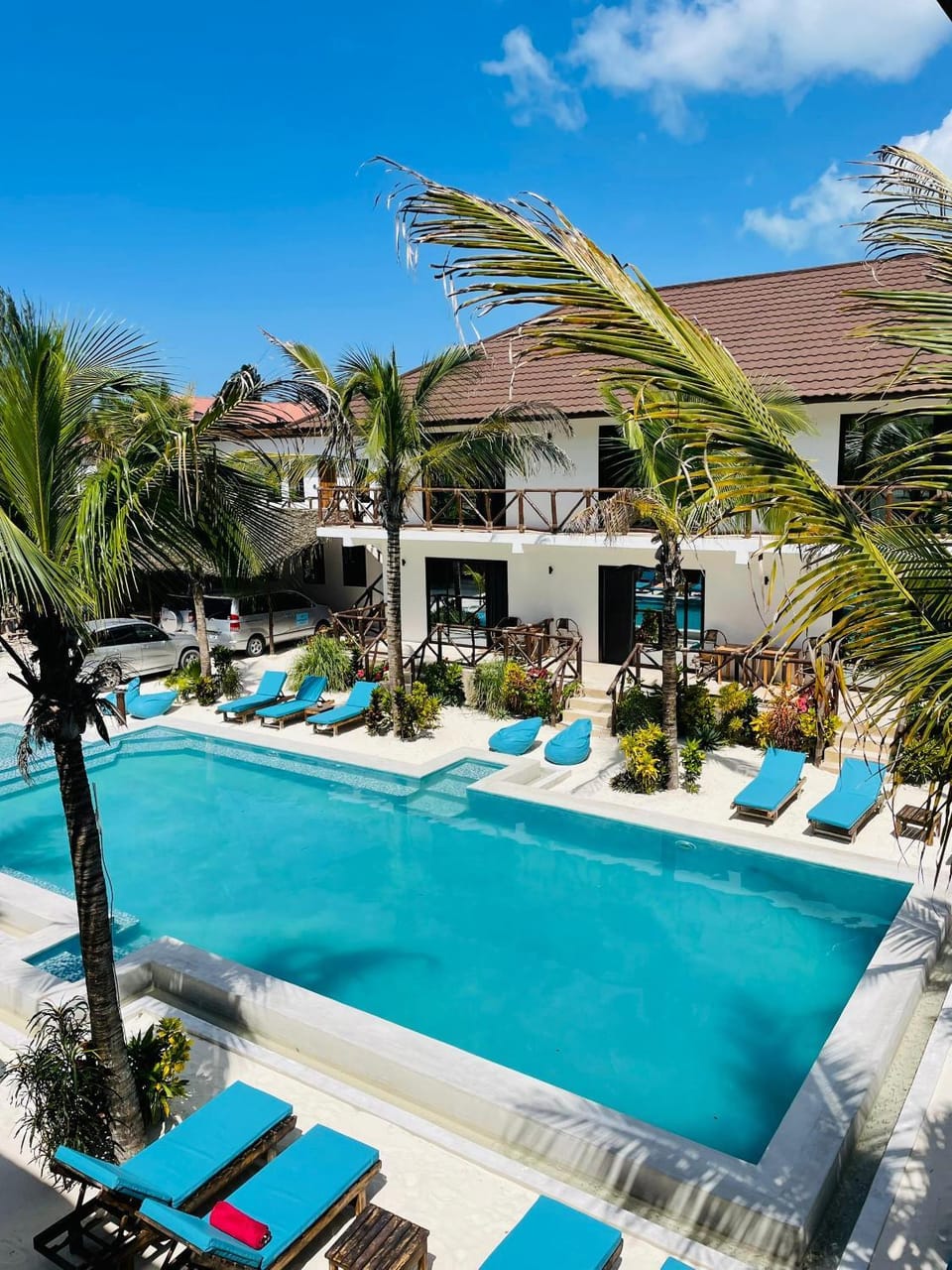 Swimming pool