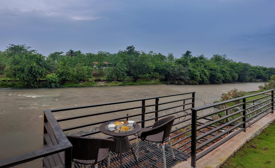 Patio, Day, Natural landscape, Coffee/tea facilities, View (from property/room), Balcony/Terrace, River view
