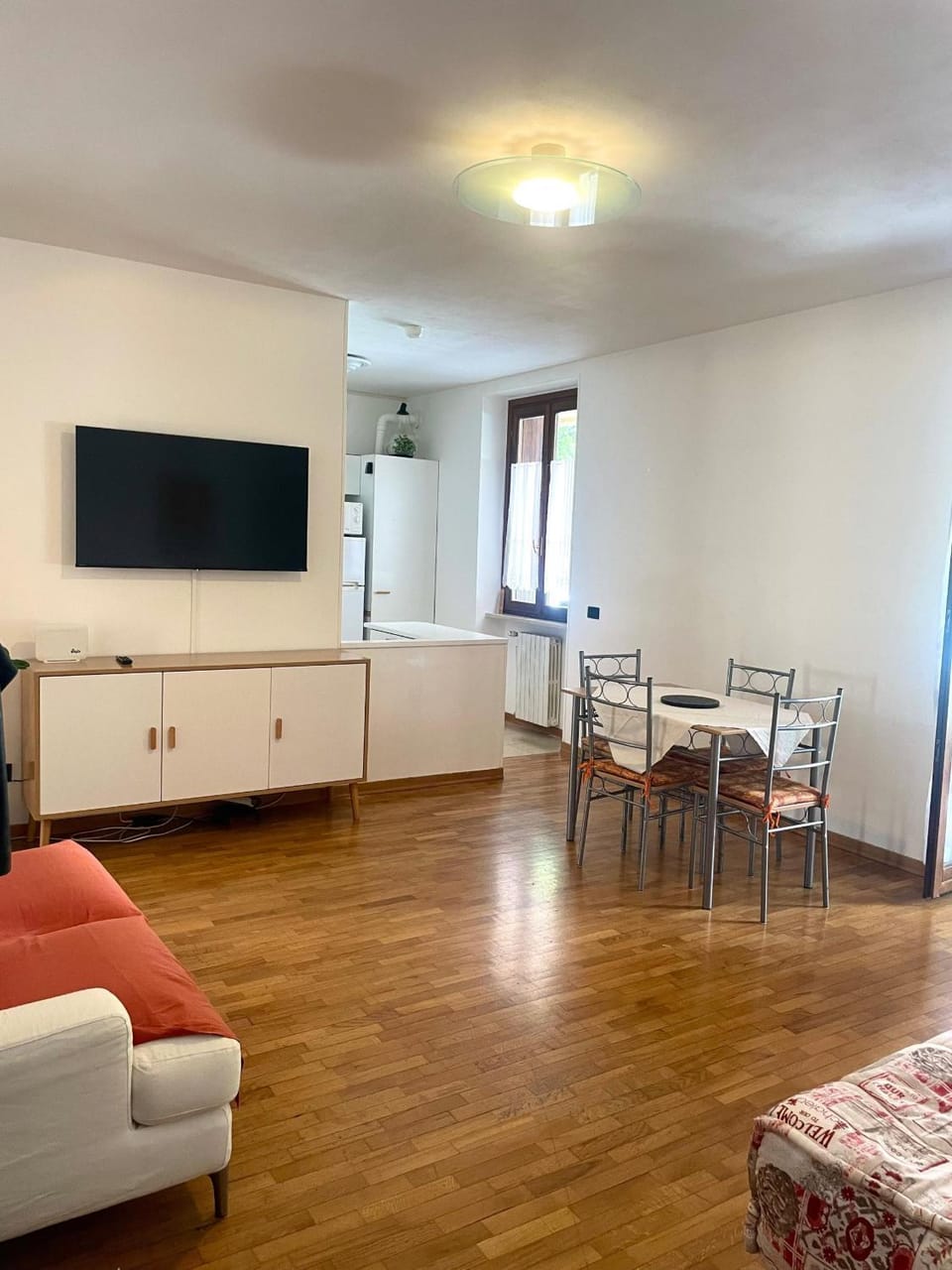 Communal lounge/ TV room, Living room