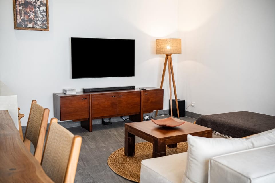 TV and multimedia, Seating area