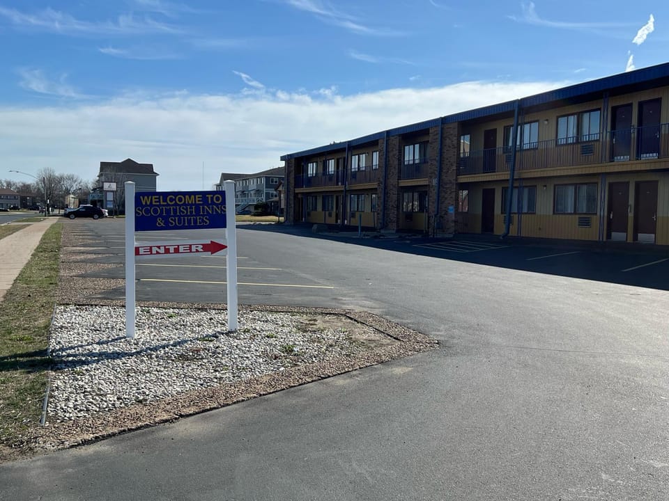 Scottish Inn & Suites - Eau Claire Motel in Eau Claire