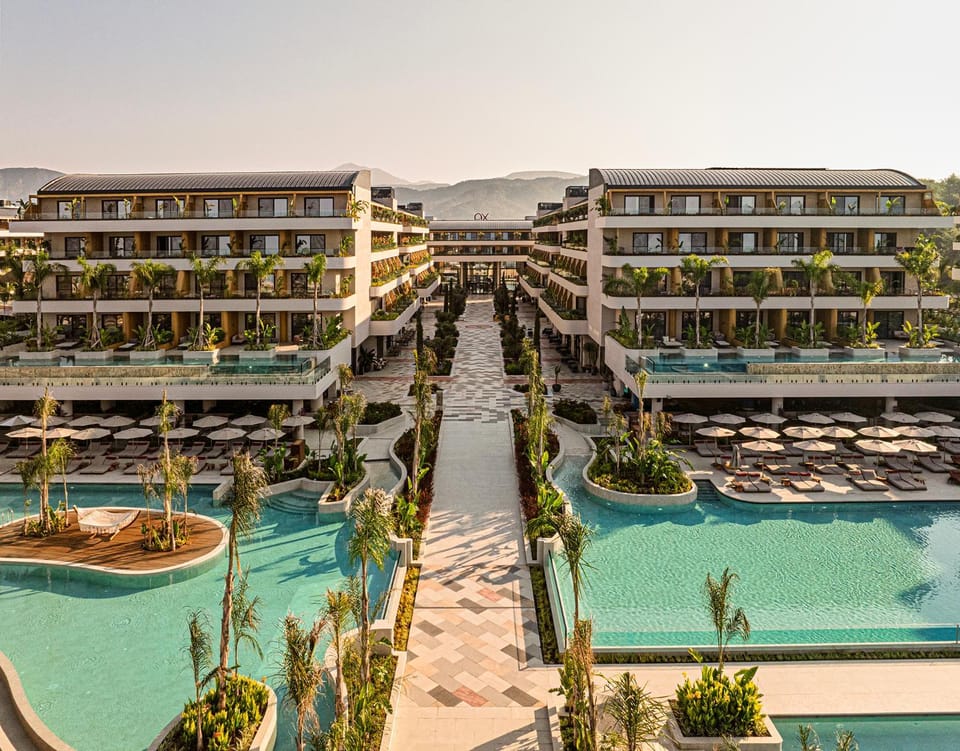 Property building, Pool view