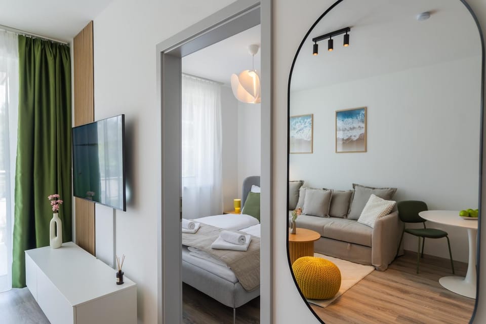TV and multimedia, Living room, Bedroom
