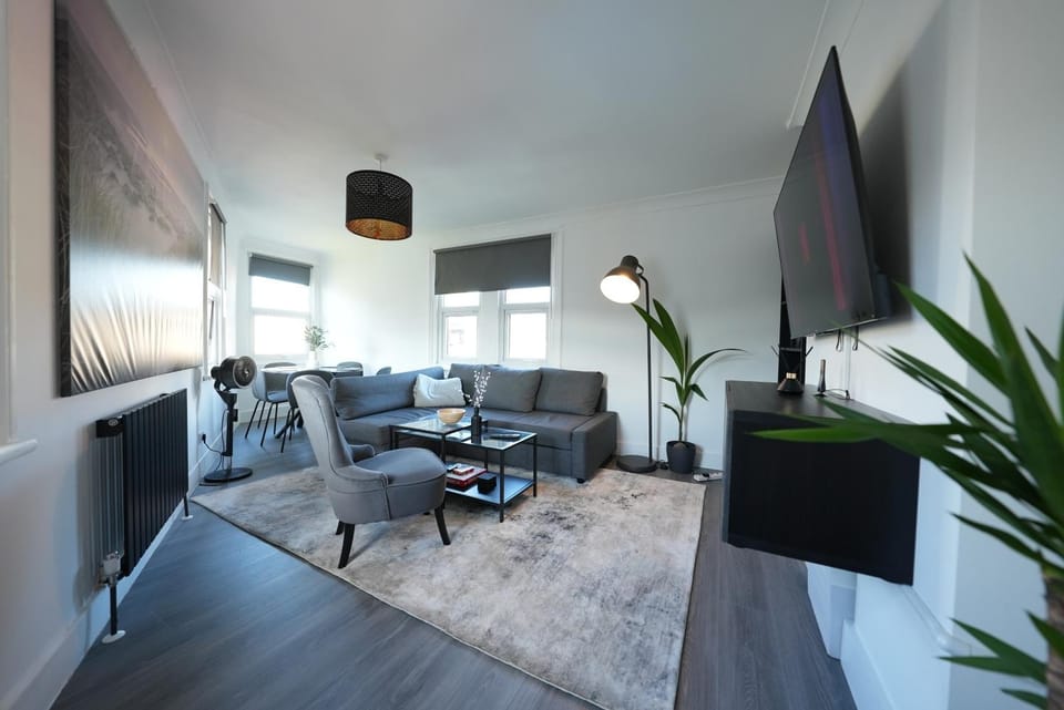 3BR Home Gem - sleeps 9 - Netflix - Near O2 & Greenwich Park House in London Borough of Lewisham