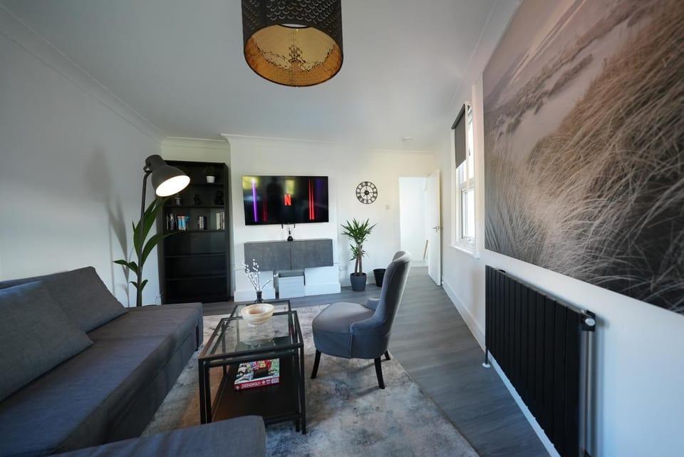 3BR Home Gem - sleeps 9 - Netflix - Near O2 & Greenwich Park House in London Borough of Lewisham